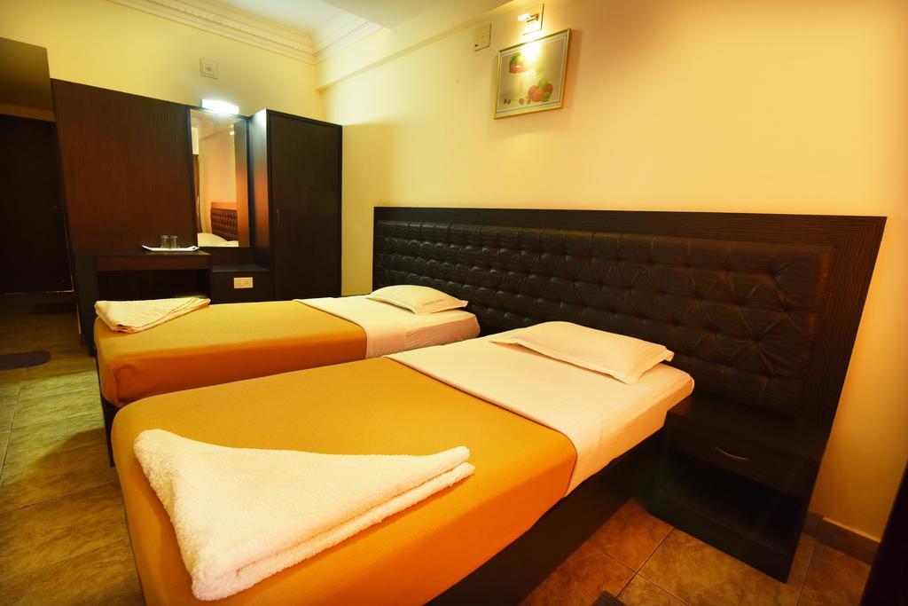 Hotel Sri Ram Residency Udupi Room photo